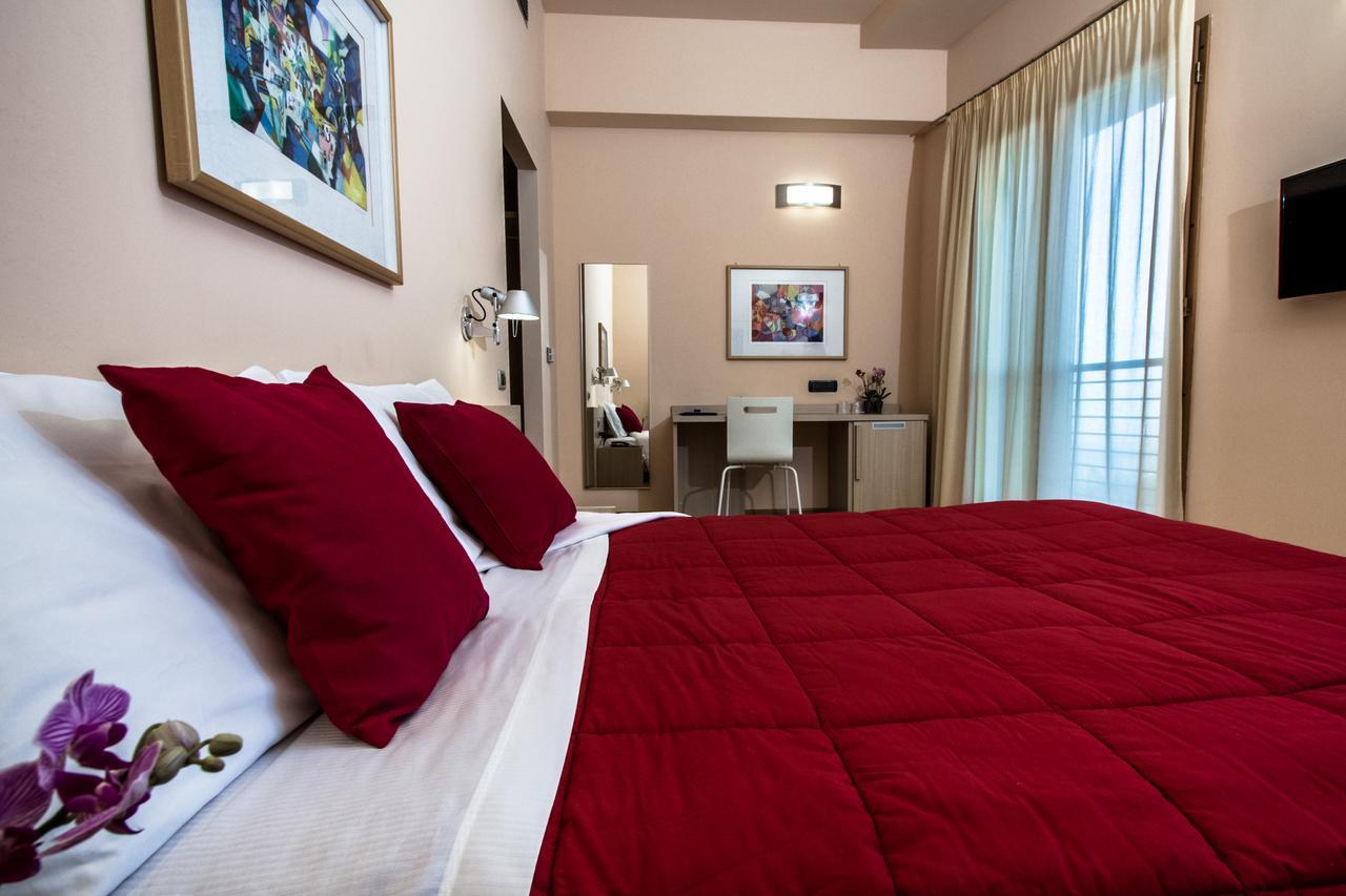 Grand Hotel Garden Barile Habitación foto